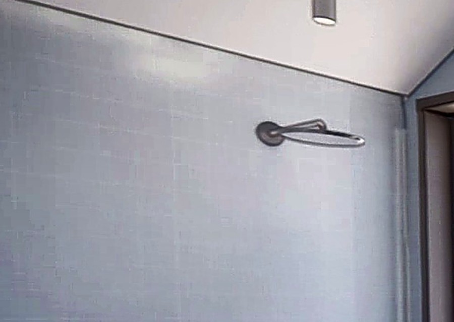 Bath tile in porcelain