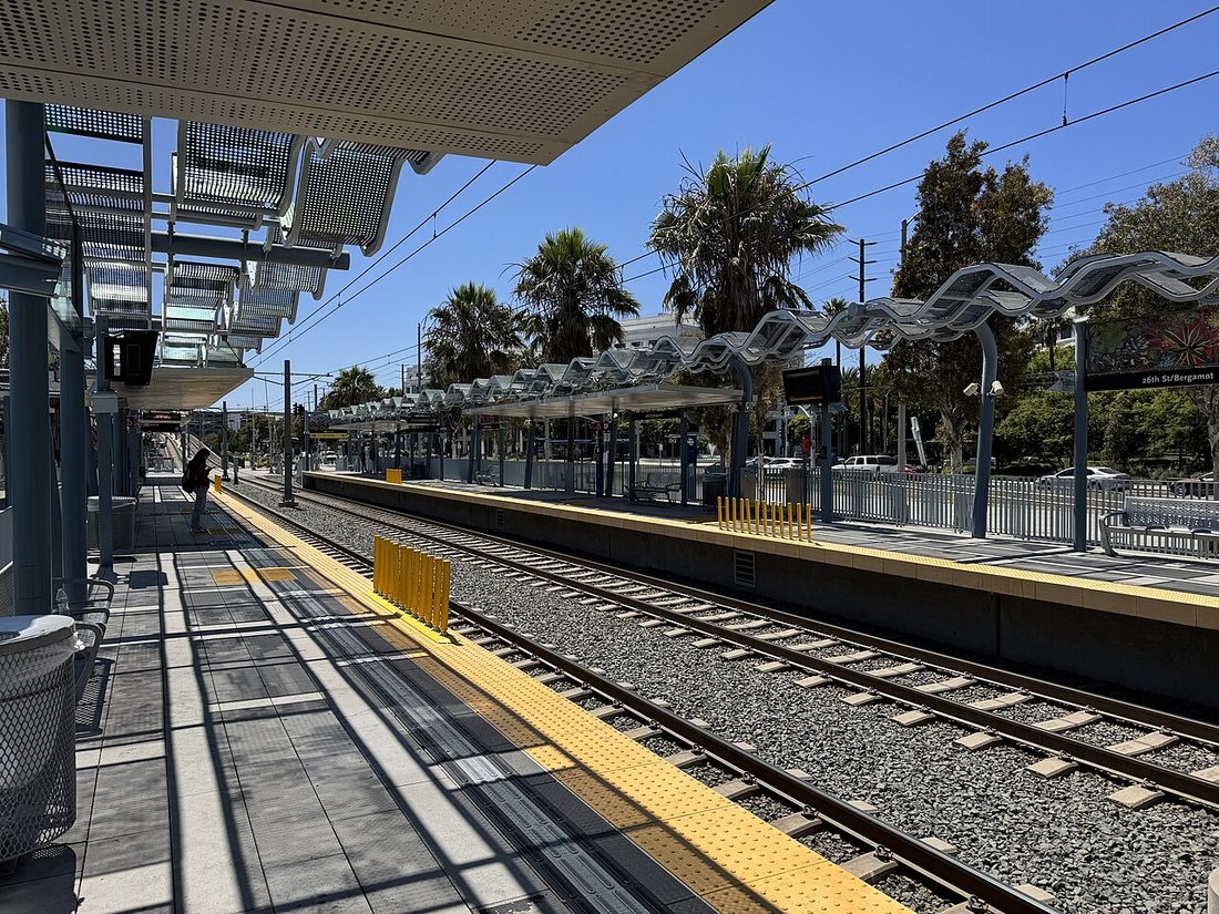 Metro E Line platform at Bergamot Station